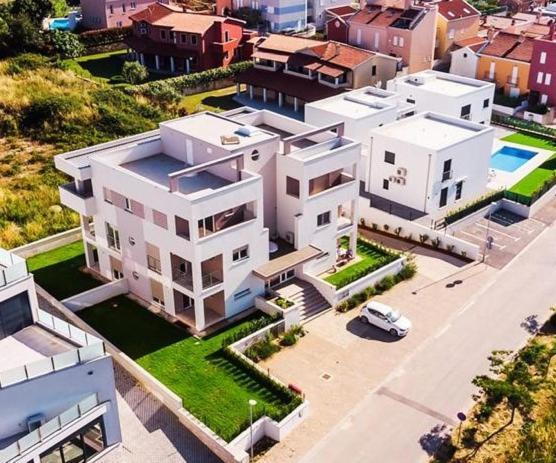 Volme Resort Banjole Bagian luar foto